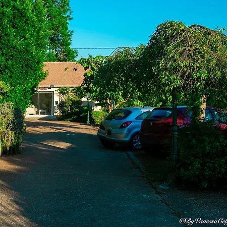 Chez Clark Et Elo *